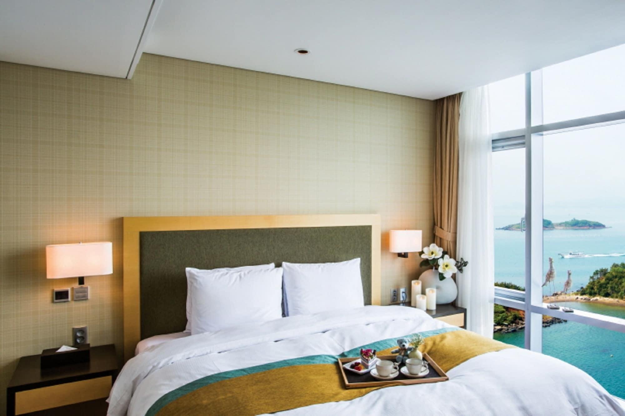 Hidden Bay Hotel Йосу Екстер'єр фото