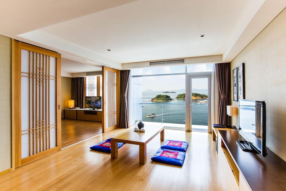 Hidden Bay Hotel Йосу Екстер'єр фото