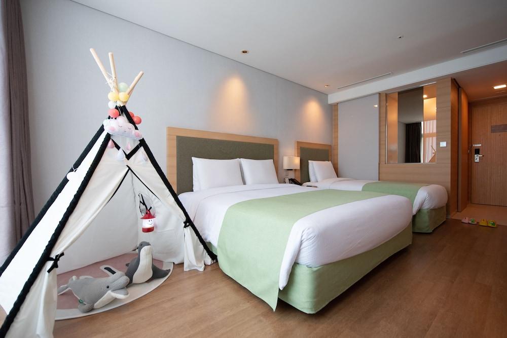 Hidden Bay Hotel Йосу Екстер'єр фото