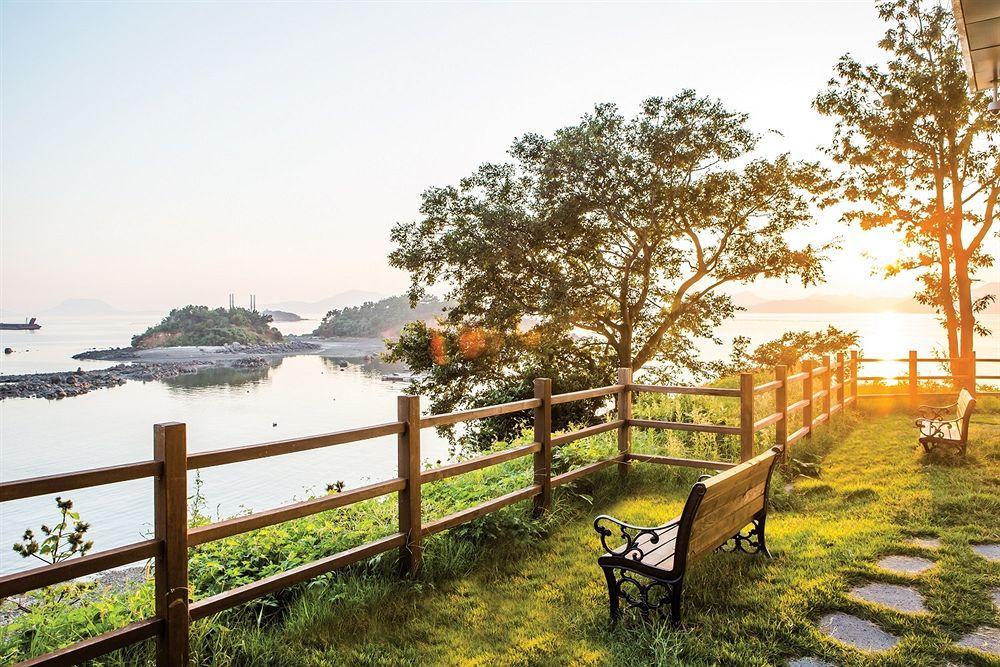 Hidden Bay Hotel Йосу Екстер'єр фото