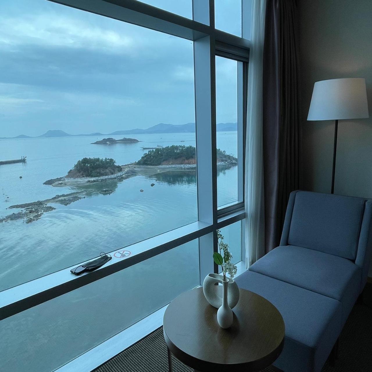 Hidden Bay Hotel Йосу Екстер'єр фото