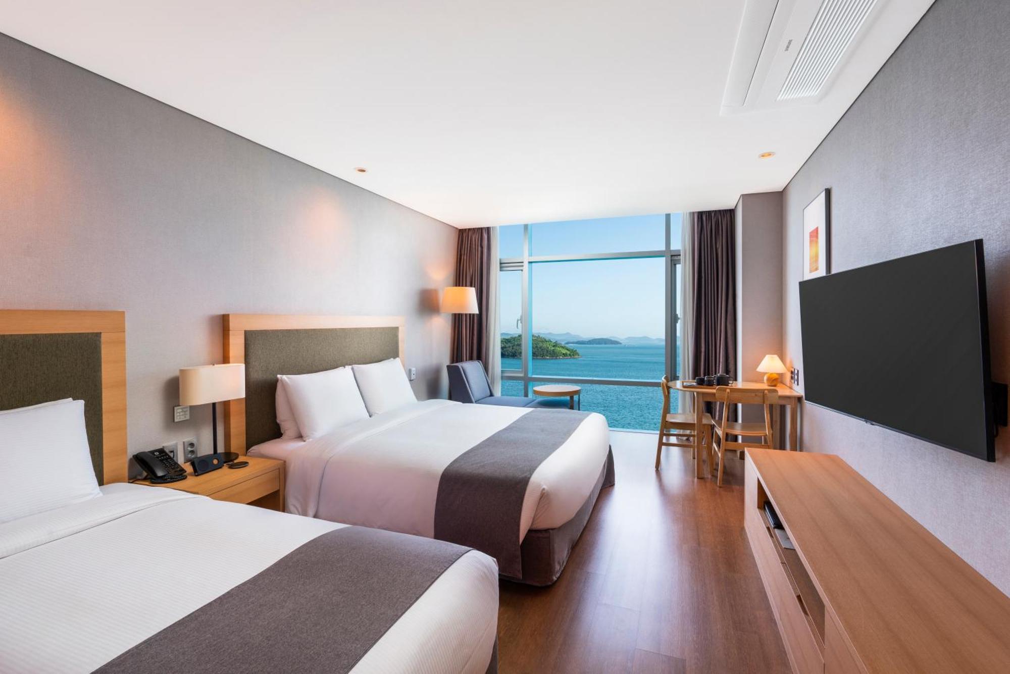 Hidden Bay Hotel Йосу Екстер'єр фото