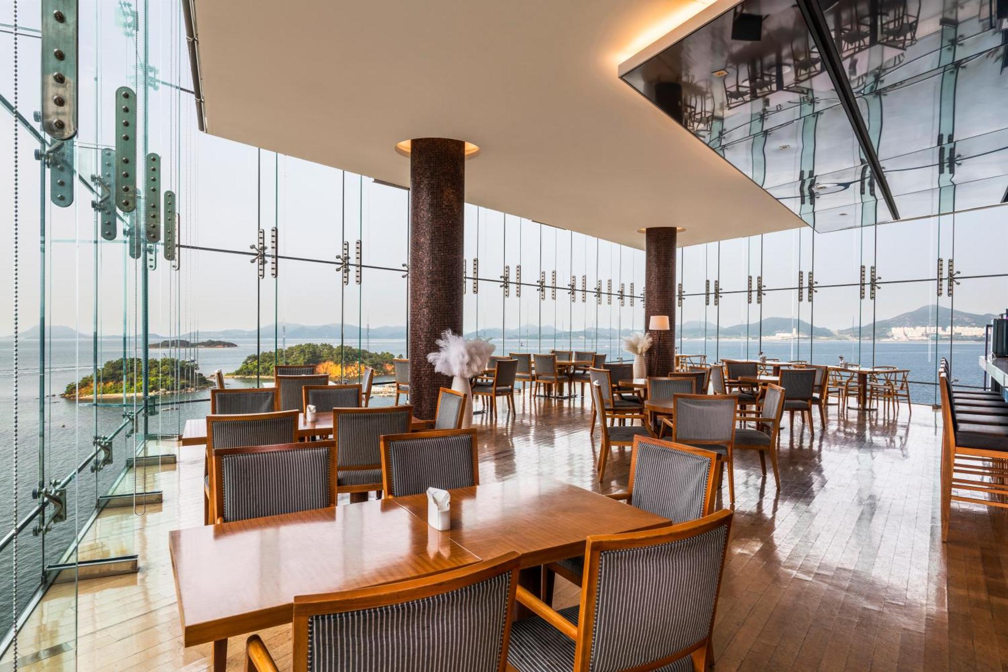 Hidden Bay Hotel Йосу Екстер'єр фото