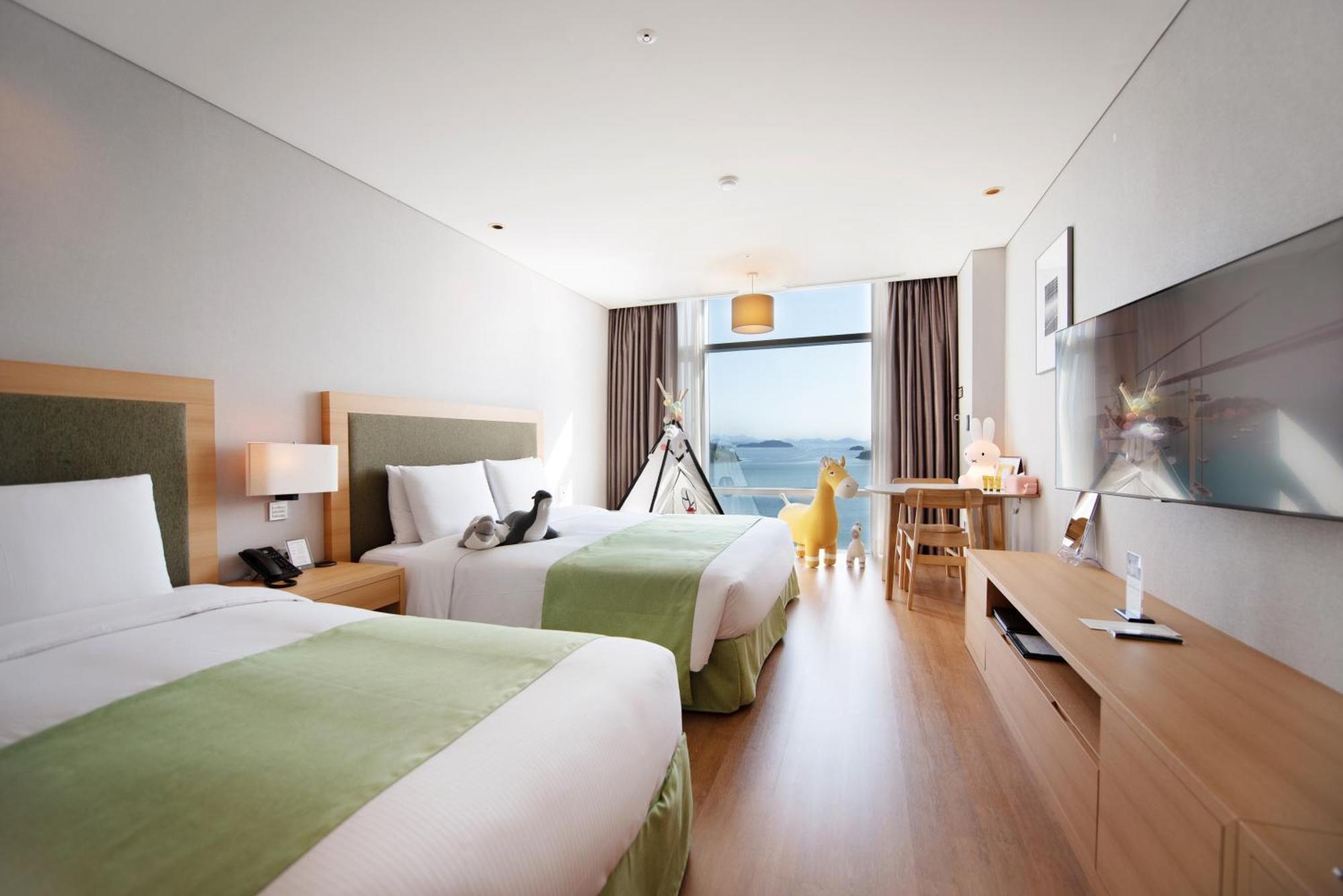 Hidden Bay Hotel Йосу Екстер'єр фото
