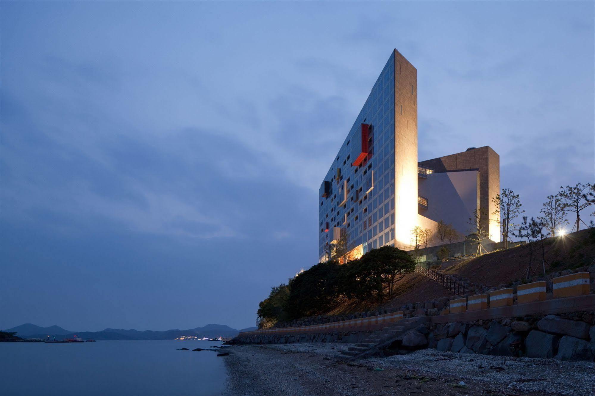 Hidden Bay Hotel Йосу Екстер'єр фото