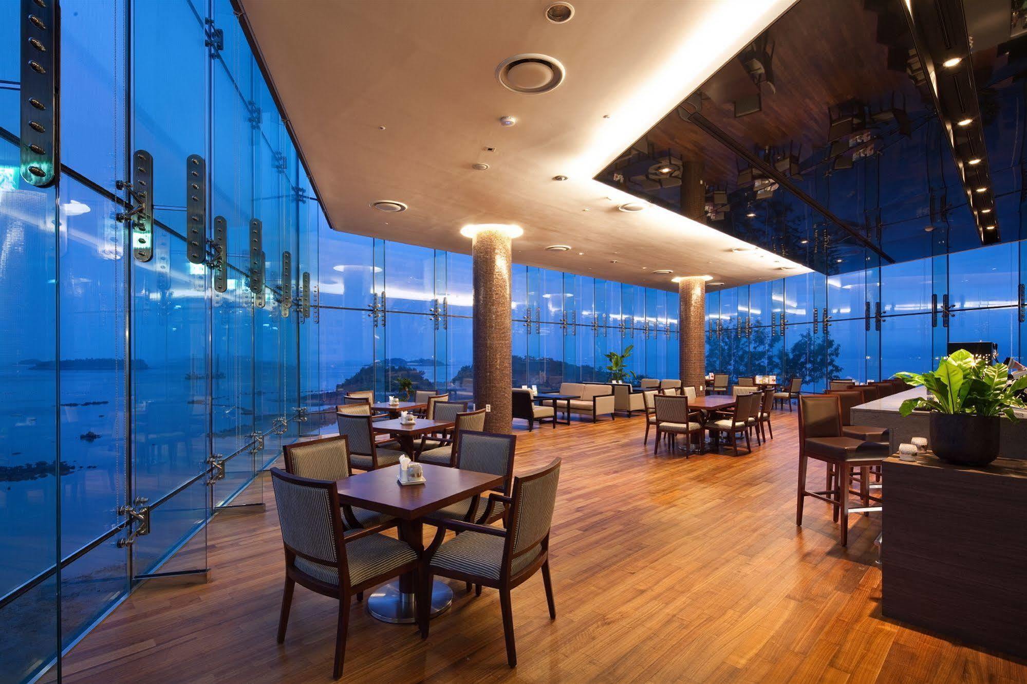 Hidden Bay Hotel Йосу Екстер'єр фото