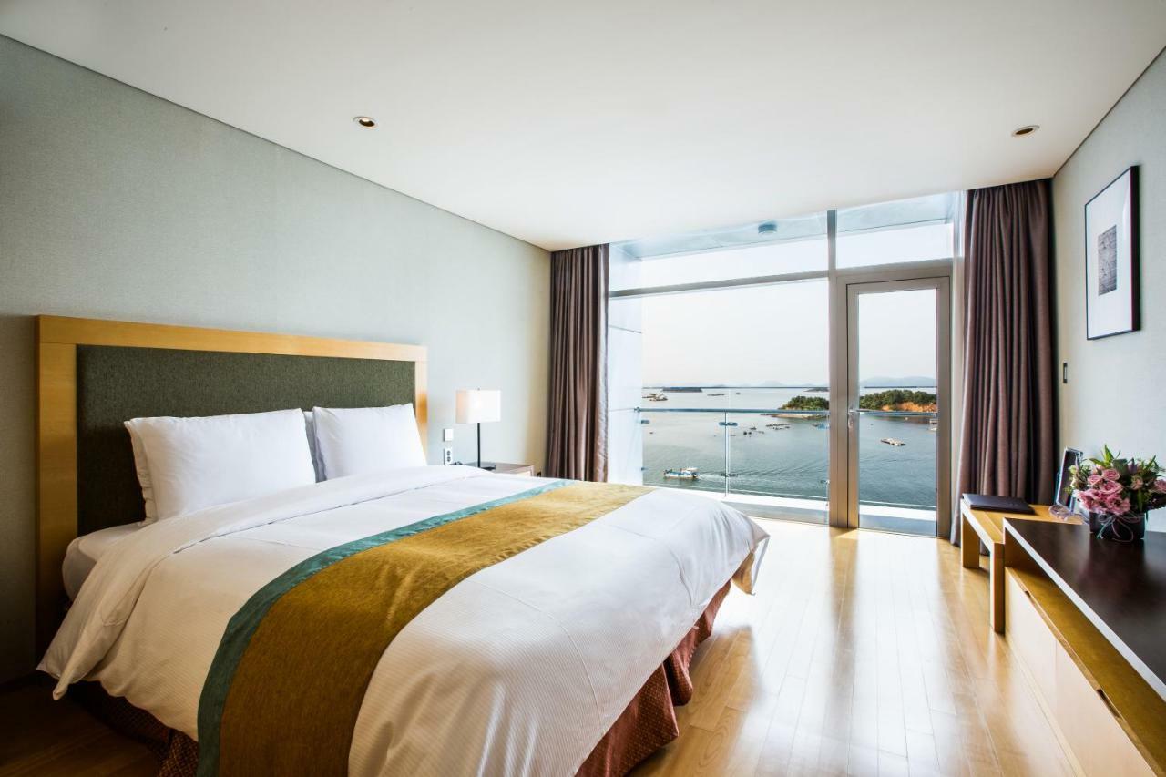Hidden Bay Hotel Йосу Екстер'єр фото
